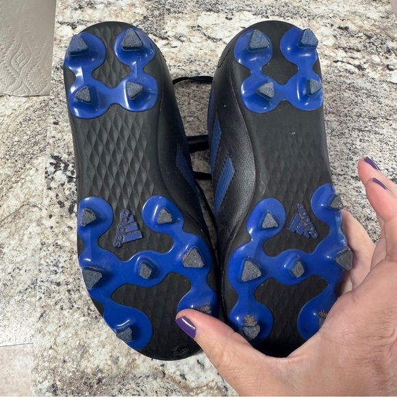 Adidas Soccer Cleats - Picture 4 of 6